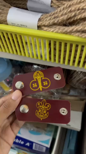 วอกเกิ้ล หนัง ลูกเสือ เนตรนารี ชั้นประถม ป.1 ถึง ป. 3 เป็นหนัง pvc เบาใส่ง่าย ผิวเรียบเนียน กระดุมติด อุปกรณ์ลูกเสือ