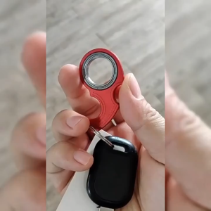 Rotating Toy Keychain Fingertip Luminous Keychain Anti-Anxiety Toy Relieves Stress Keyring Metal Key Chain Fidget Spinners