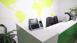 Máy chấm công khuôn mặt Ronald jack IFACE 402 ( hàng chính hãng mới 100%) Chấm công bằng khuôn mặt  vân tay Pin lưu điện 8h