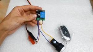 Bộ công tắc RF 10A12V Bộ điều khiển từ xa thu RF 2 tiếp điểm Relay 10A RF 433 MHz học lệnh 3 chế độ học lệnh