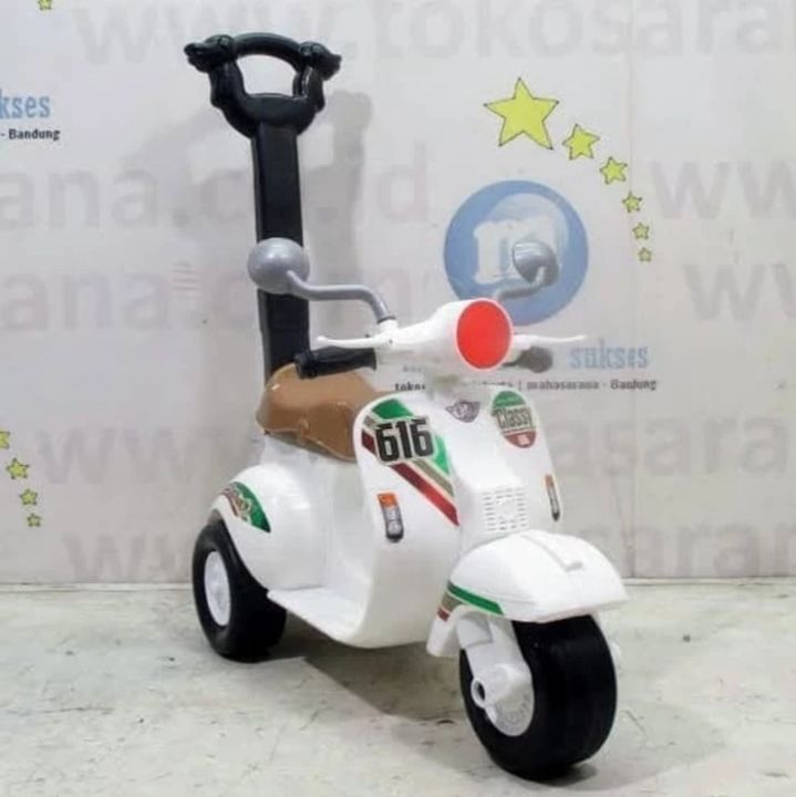 Mainan%20Vespa%20Tunggang%20Anak%20Light%20&%20Sound%20-%20Motor%20Skuter%20Dorong%20Edukasi%20-%20Image%202