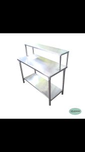 CMS โต๊ะสแตนเลส ขนาด 50 * 110 ซม. สูง 75 ซมมีชั้นวางด้านล่าง และมีชั้นลอยวางของด้านบน.