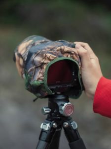 Lightweight Digital SLR Camera Lens Rainproof Sandproof Snowproof Outdoor Cover Easy Storage Thin Camera Hood Compact Design