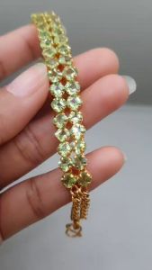 J193ข้อมือประดับพลอยเพริดอทเ่ขียวพม่า เนื้อสะอาดเจียระไนเหลี่ยม