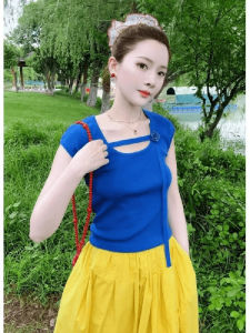 Áo Thun Dệt Kim Họa Tiết Hoa 3D Dáng Ôm Mùa Hè 2025 Phong Cách Hàn Quốc Thiết Kế Mới Chất Liệu Lụa Lạnh Thường Ngày Cho Phụ Nữ Nhỏ Nhắn