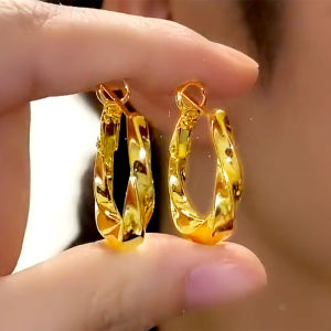 Twisted round Ring Earrings Womens Fashion Jewelry Metal Sungsizya Cold Style High End Sensation Trendy Ins Luxury Ear Cuffs