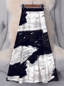Printed Design Four Seasons Abstract Black and White Wave Vacation Style Half Skirt