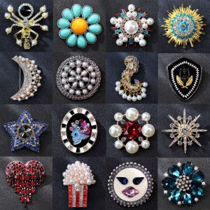 Luxurious Pearl & Diamond Embedded Amascht Brooch Pin for Women: A Vintage High End Fashion Accessory with Star Moon Cloud Design