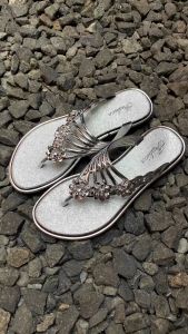 VEBLEN Sandal Jepit Wanita Model Bunga & Anti Air