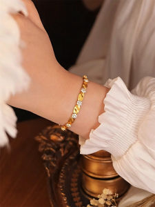Elegant Ultra-Fairy Chinese Style Bracelet for Women with Embedded Zirconium Stone Designed in a Retro High-End Lightweight Luxury