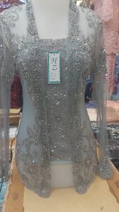 Atasan Kebaya Wisuda Kutubaru: Keindahan Tradisional dalam Pesta Formal