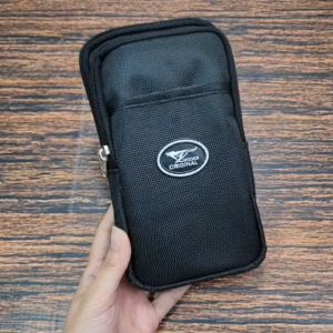 จัดส่ง1-2วัน V50 กระเป๋าผ้าคาดเอวใส่มือถือ สอดเข็มขัดได้ 3 ช่อง ช่องหน้าหยิบง่าย 1 แบบซิบ 2 ช่อง กันรอยหน้าจอและกันกระแทกได้อย่างดี แนวตั้ง ใส่มือถือได้ 7 นิ้ว