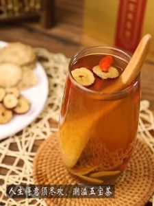 ชาโสม หม่อน เก๋ากี้ดำ : บำรุงร่างกายสำหรับคนนอนดึก แพ็คซองชาสมุนไพร