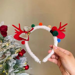 เครื่องประดับผมแบบใหม่สำหรับเด็กผู้หญิงในวันคริสต์มาส แก้มลิงสีแดง คลิปผมน่ารัก เครื่องประดับผมแบบสวมที่มีหางและหูสัตว์