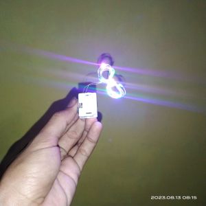 Lampu kedip untuk layangan ringan