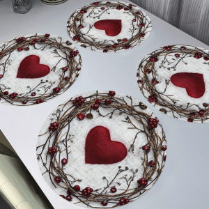 VIKAMA 4-Piece American Country Style Heart-Shaped Placemats with Wavy Edges - Round Dining Table Decor and Accessories