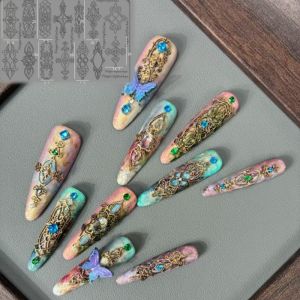 A vintage patterned window flower relief exquisite jewelry French necklace European three-dimensional carved nail art mold
