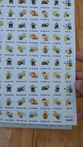 Sticker khen chữ HÌNH ONG ONG 40k 5 tờ A4 x 129 Stick/tờ - Mã A445