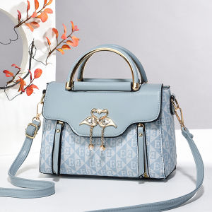 Fashionable Small Shoulder Bag 2024 New Autumn Winter Twist Lock Versatile Crossbody Fairy Bag Korean Version Handbag Small Square Bag