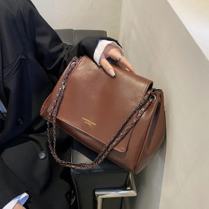 Fashionable Meria Womens Shoulder Bag Medium Soft Surface Magnetic Buckle Postman Pattern Casual One-Shoulder Crossbody Bag