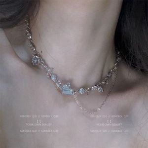 สร้อยคอรูปหัวใจดอกเดซี่ Zircon สไตล์ย้อนยุคหรูหราสำหรับผู้หญิง เครื่องประดับแฟชั่น เครื่องประดับโซ่กระดูกไหปลาร้า