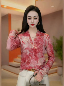 เสื้อเชิ้ตแขนยาวคอวีลายดอกไม้ยืดหยุ่นสำหรับผู้หญิงในฤดูใบไม้ผลิและฤดูใบไม้ร่วง เสื้อชั้นในลำลองกระชับสัดส่วน ผ้าตาข่าย แฟชั่นเกาหลี