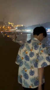 เสื้อเชิ้ตแขนสั้นผู้ชาย ลายดอกไม้ ทรงหลวม สไตล์เกาหลี มีให้เลือก 100 ลาย ส่งตรงจากไทย