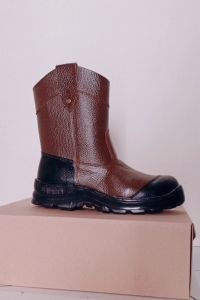 sepatu safety ref krusher kulit proyek kerja lapangan