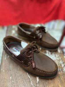 รองเท้าโลฟเฟอร์รองเท้าผู้ชายแบบสวมหนังแท้100% ใส่สบายไม่กัดเท้า หนังน้ำมัน กันน้ำกันน้ำมัน พื้นเย็บทั้งคู่ ไม่ลื่น