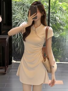 ชุดเดรสสั้นแขนสั้นสไตล์จีนปรับปรุงใหม่สำหรับผู้หญิง ฤดูร้อนปี 2025 แฟชั่นเอวเข้ารูปกระโปรงสั้นทรงเอ เสื้อผ้าทำงานสไตล์เกาหลี