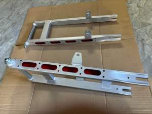 Gắp phay hàng gia công xe điện kiểu sonsu và 133 bánh zin