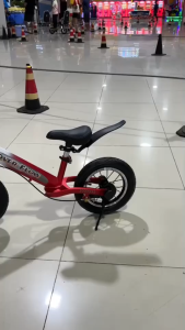 จักรยานเด็ก บาลานซ์ไบค์ จักรยานทรงตัว Balance Bike Kids จักรยานขาไถ สำหรับเด็ก 2 - 7 ปี รุ่นมีเบรค OVER FLOW ของแท้จากไทย