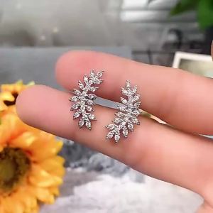 Huitan Small Fresh Leaves Earrings with CZ Stone Aesthetic Jewelry for Women Silver Color Fashion Earrings Wedding Accessories