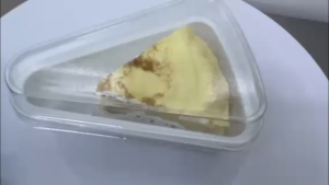 Triangular Mille Crepe Slices – Frozen Musang King Durian Individually Wrapped for Easy Enjoyment