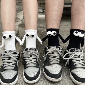 【 DSJ】Magnetic Couple Holding Hand Socks Solid Color Funny Mid-Tube Socks Fashion Trend Unique Mid-tube Socks