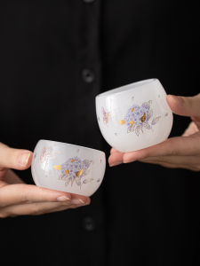 Exquisite Chinese Style Tea Cup Gift for Ladies Beautiful Scenic Ball Flower Design High Aesthetic Value Fragrance Smelling Cup