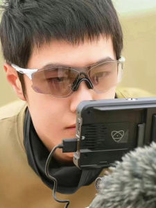 แว่นกันแดดสีเปลี่ยนได้สำหรับวิ่งกลางแจ้ง กันลม ปั่นจักรยานกลางคืน แว่นกันแดดแบบอเนกประสงค์สำหรับผู้ชายและผู้หญิงที่สวมใส่ได้ทุกฤดูกาล