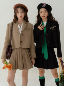 loveheynew | Bộ Đồ Học Sinh Phong Cách Emblem Petite JK