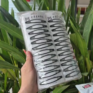 กิ๊บติดผม กิ๊บดำ ยาว 3 นิ้ว 1 แพ็ค มี 12 ชิ้น 1 ห่อ บรรจุ 12 แพ็ค กิ๊บติดผมสีดำ