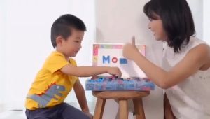 Poster Huruf Interaktif & Magnet Letters Edukasi: Mainan Belajar Anak