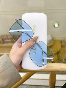 New Fashionable Korean Style Transparent Blue Womens Sunglasses Large Frame Metal Frame Light Colored Lens UV Protection