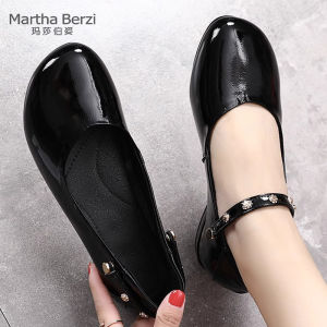 รองเท้าส้นเตี้ยหนังแท้สำหรับผู้หญิง ฤดูร้อน 2025 รองเท้าส้นเตี้ยลำลอง สีแดง ทรงหัวมน รองเท้าสวมแบบลำลอง รองเท้าส้นเตี้ยแบบสวมสบาย