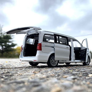 1/32 Mercedes-Benz Weiting V260 Alloy Car Model Van Ambulance Off-Road Vehicle Boy Toy Car Pickup