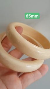 Vòng Đeo Tay Nam Giả Ngà hay Xương Mỹ Nghệ Ni 65mm cao 17mm dầy 9mm dành cho Các Anh Nam Tay vừa 68kg - 80kg đeo có 330k/1 chiếc thôi ạ