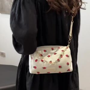 Túi Đeo Chéo Mini Bằng Vải Nhung In Hình Dâu Tây Túi Đeo Vai Phong Cách Tươi Mới Dành Cho Nữ Phụ Kiện Du Lịch Tinh Tế