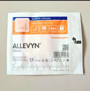Allevyn Non Advesive 10x10cm Allevyn Clasic Plester Pasien Diabetes Plester Pasien Bedrest/Dekubitus