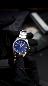 Jam Tangan Pria Casio Edifice EFV-140D-2A Blue Dial Silver Stainless Steel Band