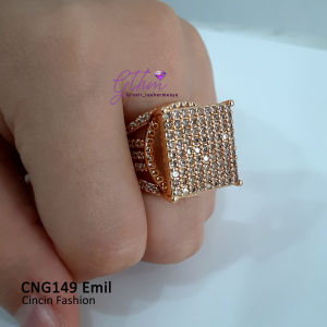 Cincin Kotak Fashion Wanita Unik dengan Design Modern Anti Karat