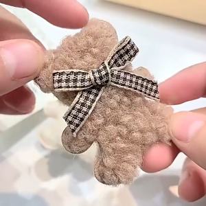 Kẹp tóc gấu bông màu cà phê sữa dễ thương mùa thu đông kẹp tóc lông đa năng hình trái tim nữ tính phụ kiện tóc trẻ em bọc vải