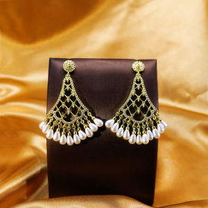 SEQUITO Modern Brides Ear Jewelry Gold Plated Skirt Shape Tassel Drop Hollow Dangle Earrings with Pearl for Daily Party SE1019